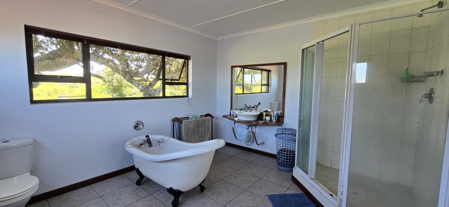 4 Bedroom Property for Sale in Marshstrand Eastern Cape